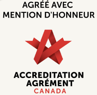 Logo de Agrément Canada qui dit 'Agréé avec mention d'honneur'